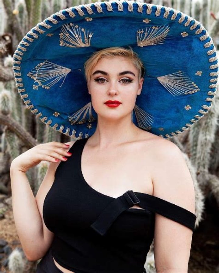 Stefania Ferrario bio: age, height, measurements, cancer