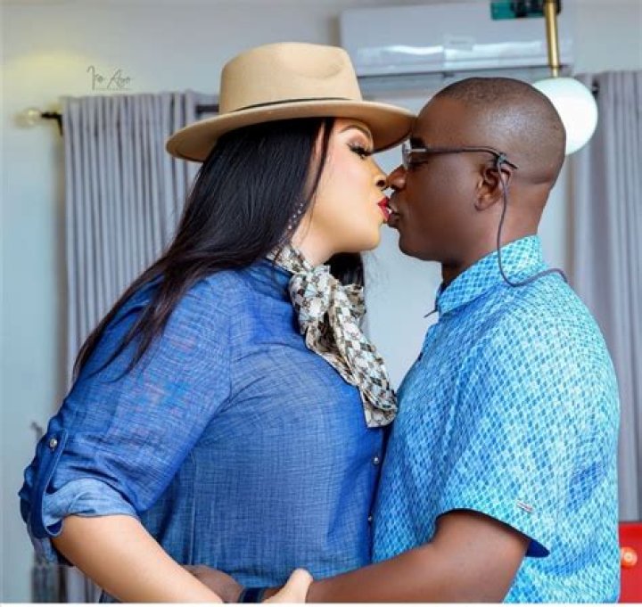 One Week Wedding Anniversary: Emmanuella Pens Love Note to KWAM1, Says It Has Been Paradise on Earth