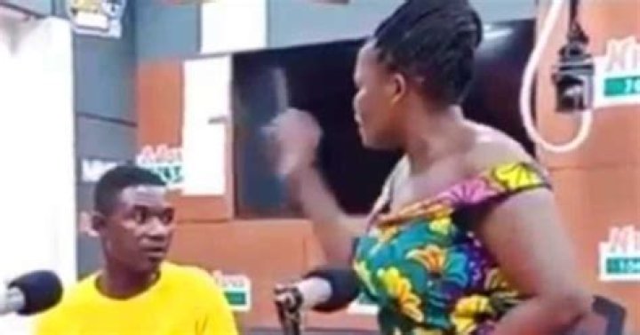 Angry Woman Slaps Her Husband in Viral Video on Live Radio for Revealing She Keeps Faeces in Their Bedroom