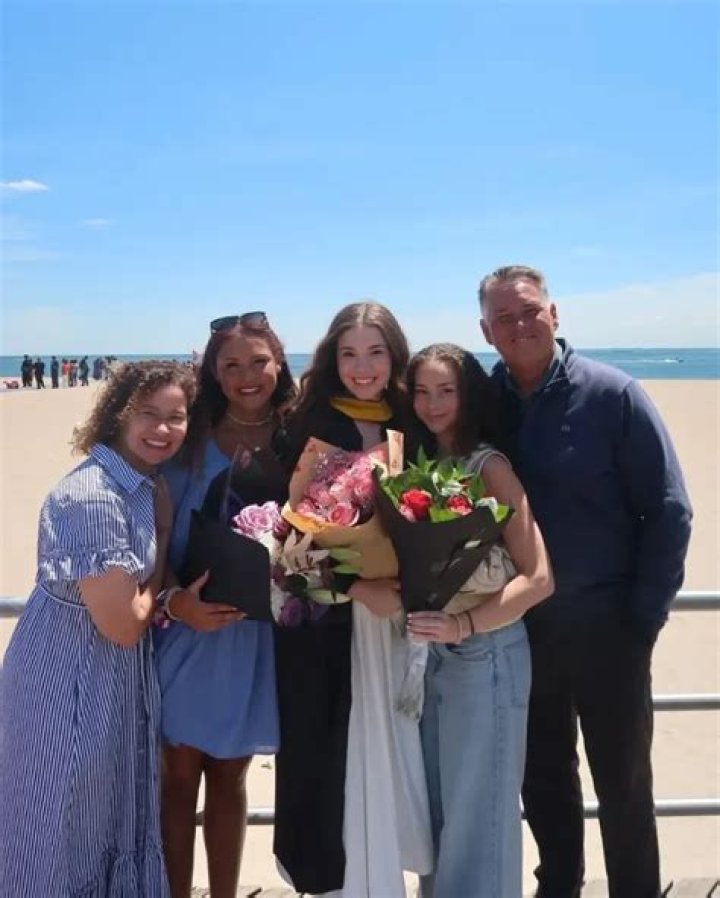 Evelyn Ha’s biography: age, height, parents, sisters, college