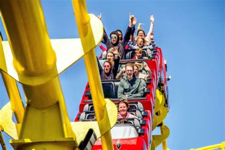 "Sir Please Stop the Ride": Funny Video Shows Lady Screaming Loudly after Entering Roller Coaster