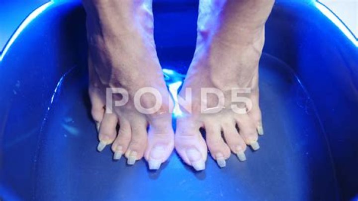 Woman Makes Serious Cash Selling Toenails, Bath Water and Dirty Clothes Online: “My Service Brings Pleasure”