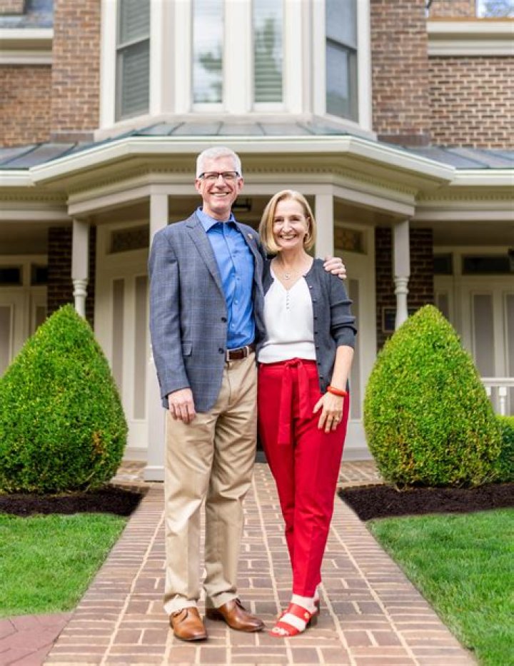 “I’m 45, Guys Don’t Want to Date Me”: Woman Who Doesn't Look Her Age Searches for Loyal Partner