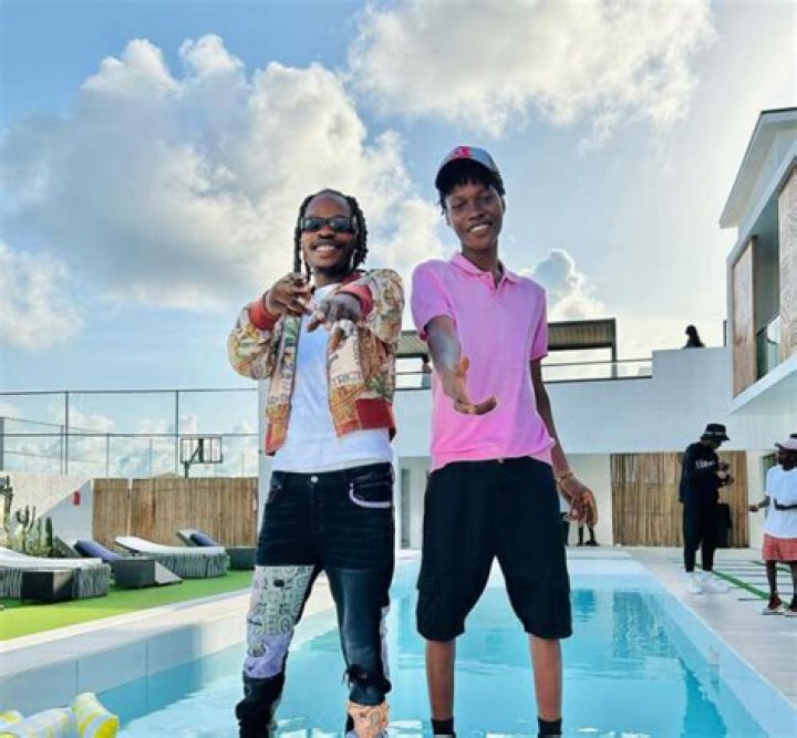 "God Can Bless Zino Because he Stayed With His Boss, Naira Marley in Time of Trouble" - Man Declares