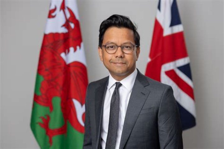 'Selective' UAE courting US, not China, on AI: minister