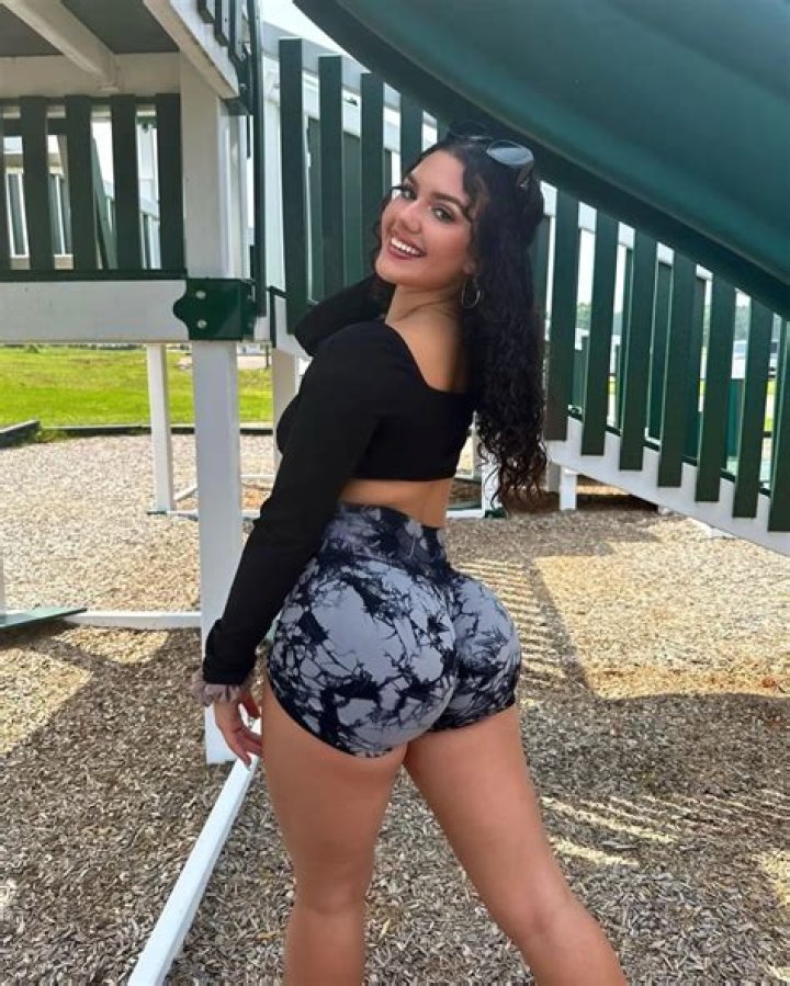 Mckinzie Valdez by Darius King from USA