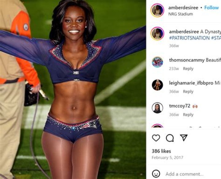 AD From 'Love Is Blind' Was an NFL Cheerleader