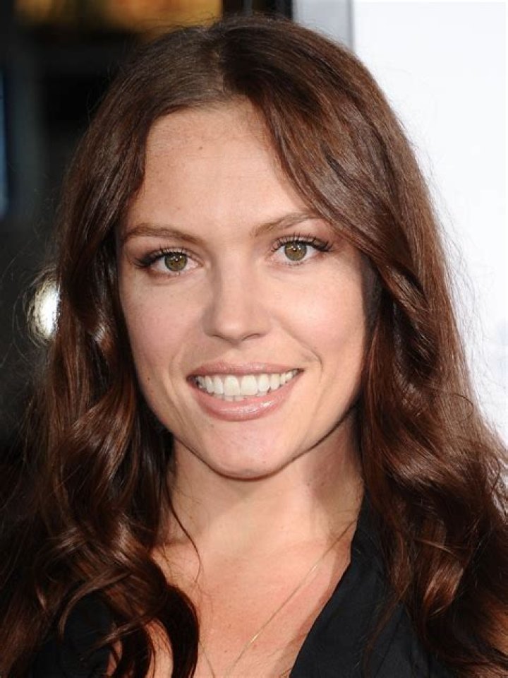 Agnes Bruckner Actress, Bio, Wiki, Age, Partner, Films, and Net Worth