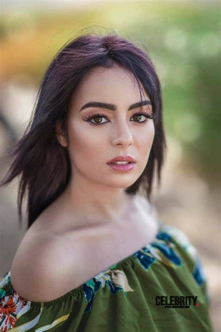 Aicha Attia Wiki, Biographie, Age, Taille, Mariage, Contact & Informations