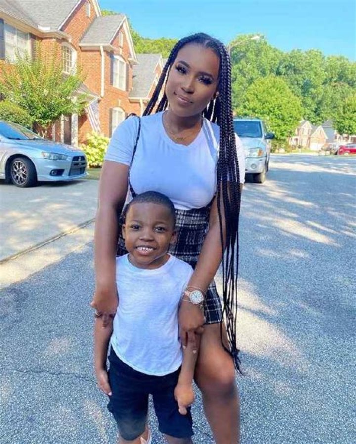 Airionna Lynch Net Worth