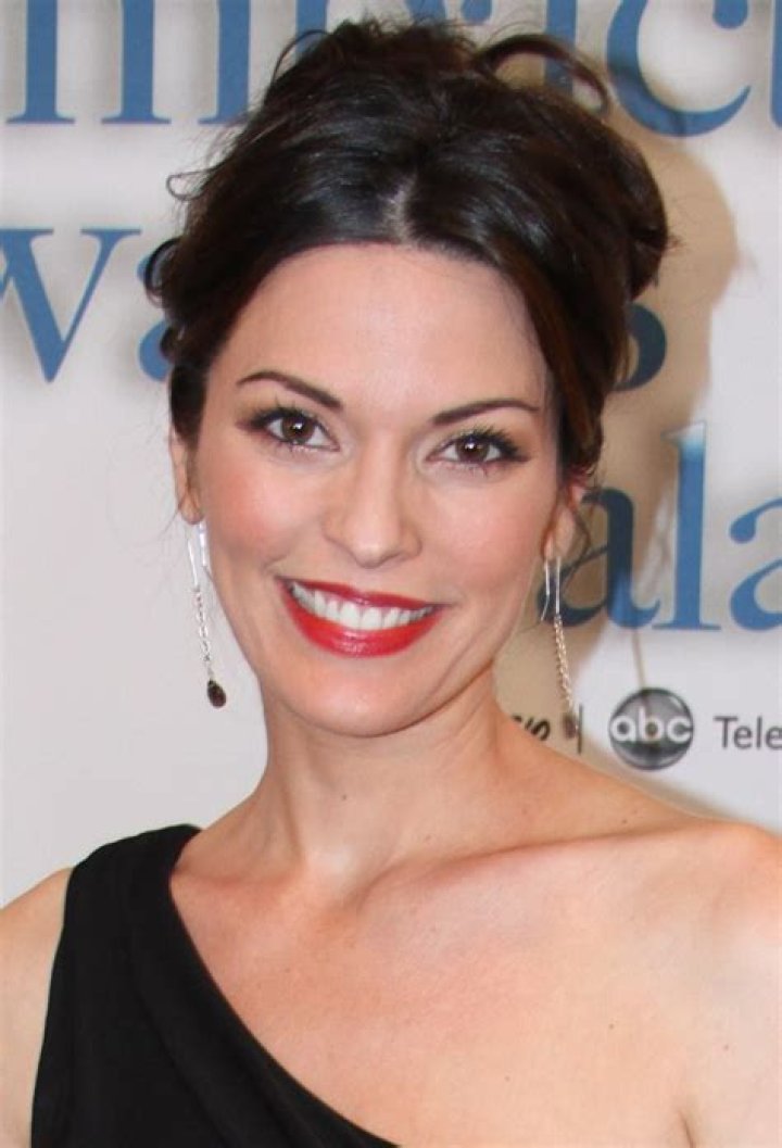 Alana De La Garza Net Worth