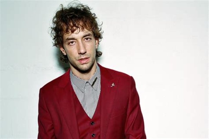 Albert Hammond Jr – Biography, Facts & Life Story
