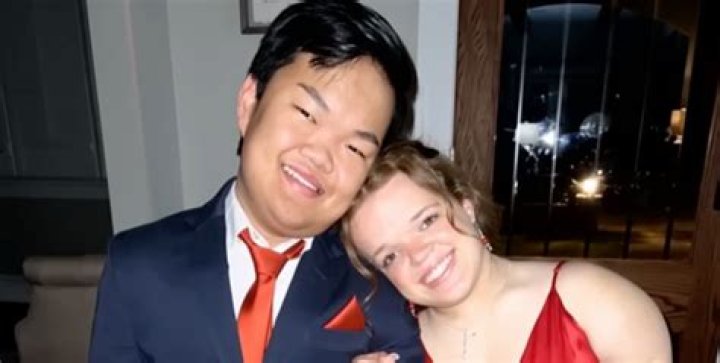 Alex Johnston's Girlfriend Has Appeared on ‘7 Little Johnstons'