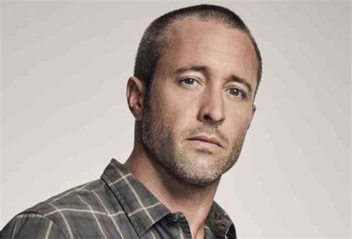 Alex O’Loughlin Net Worth – How Much is Loughlin Worth?