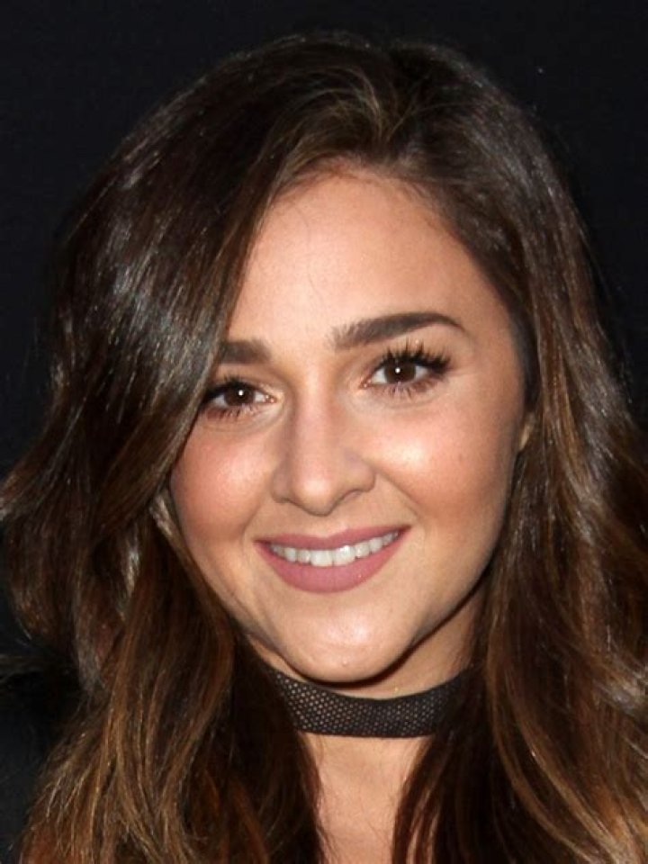 Alisan Porter – Biography, Facts & Life Story