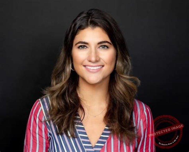 Amanda Warren – American Actress, Age, Bio, Wiki, Career, Net Worth, Movies, Husband, Kids, Height, Instagram & Facts