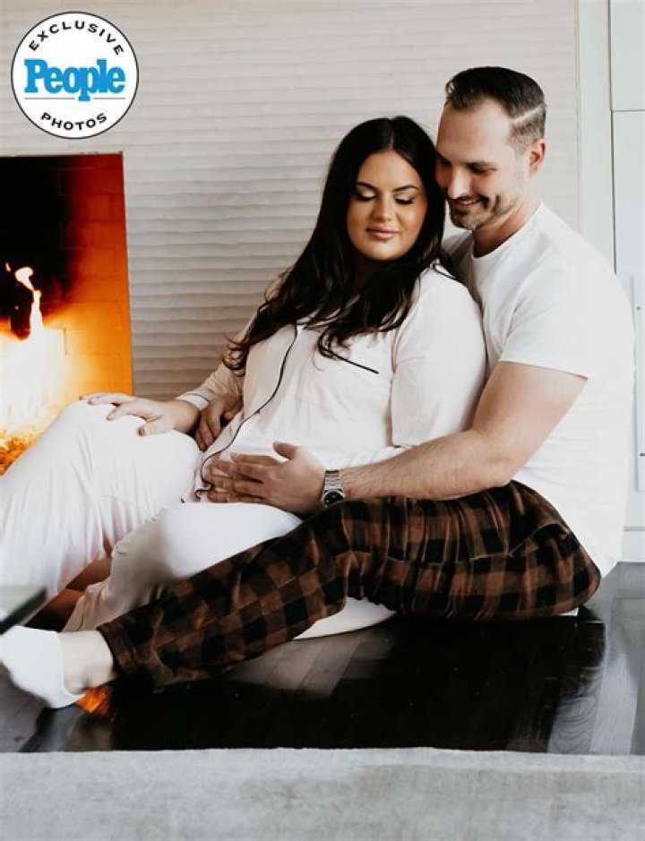 Amber Love Is Blind Pregnant 2023: Baby Bump And Husband
