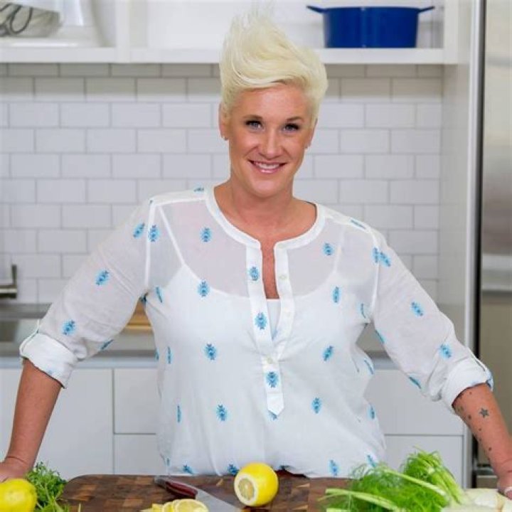 
Chef Anne Burrell’s Weight Loss Transformation Tips and Diet Plan is Amazing
