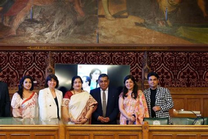 Anuradha Paudwal networth, bio, Early Life, Professional Life, Awards, Relationship Status, Body Measurement, Social media