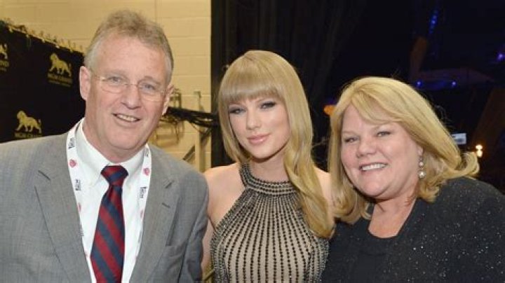 Are Taylor Swift’s Parents Divorced?