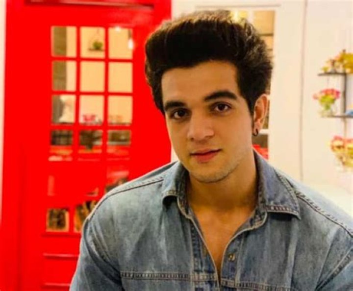 Ashwini Koul – Biography, Facts & Life Story