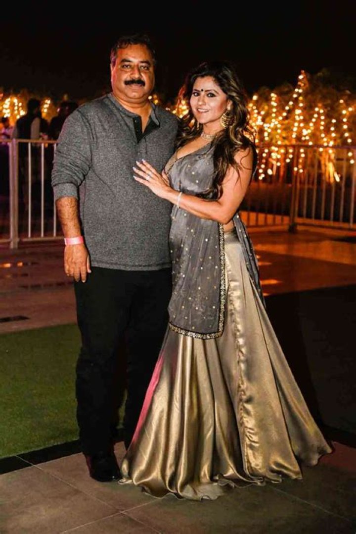 Babita Sharma Unravels Married & Husband | Parents, Salary & More