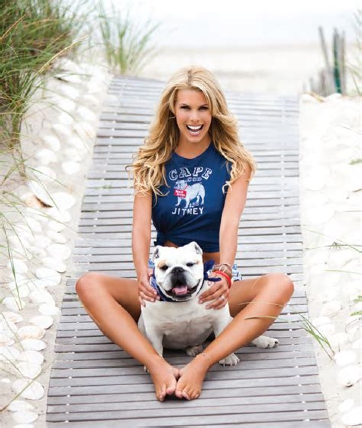 Beth Ostrosky Actress, Bio, Wiki, Age, Height, Howard Stern, Books, and Net Worth