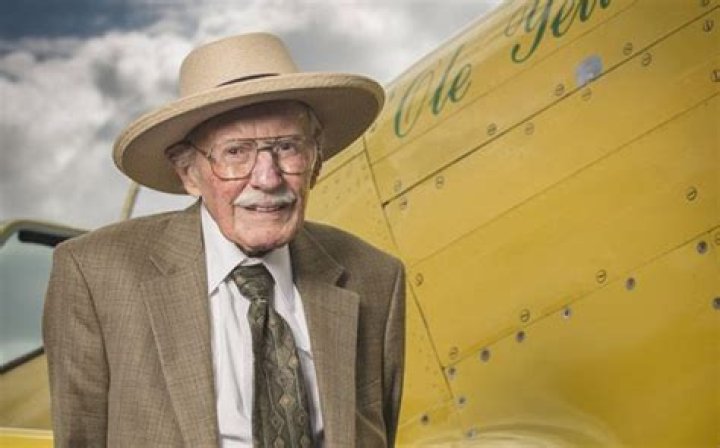 Bob Hoover Net Worth