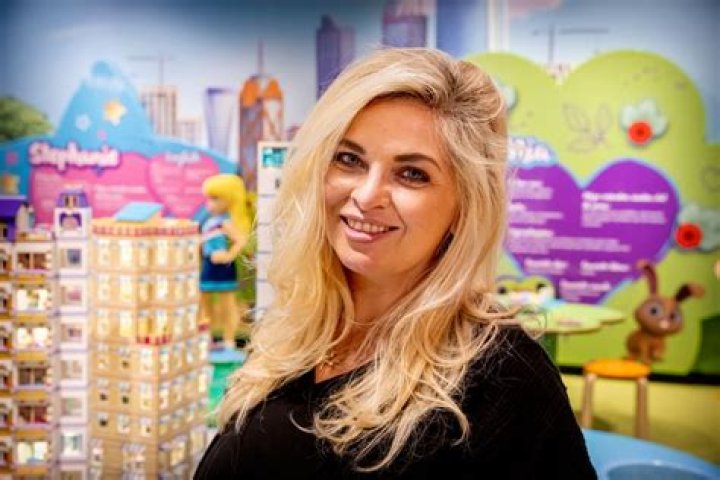 Bobbi Eden Net Worth