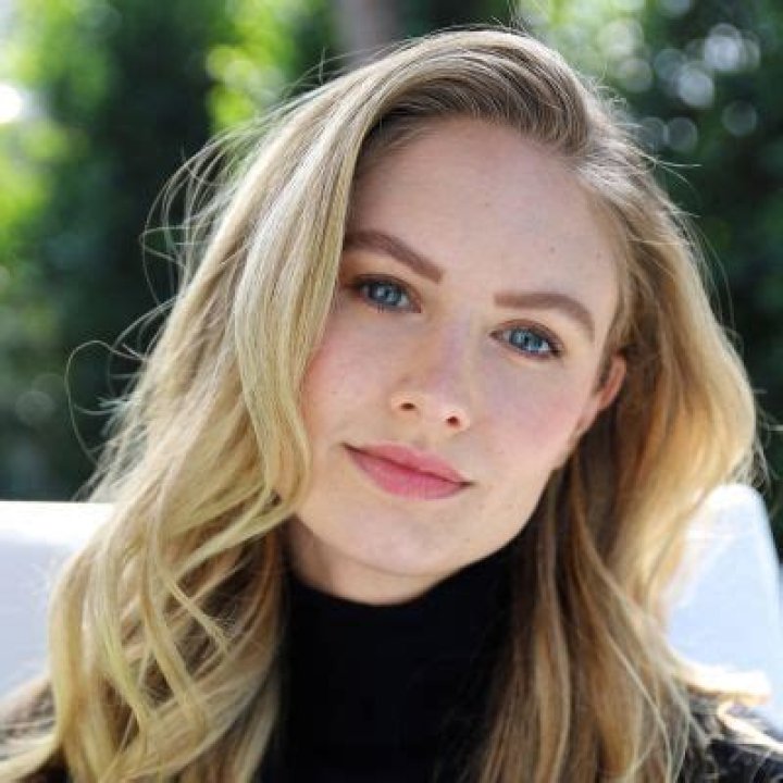 Caitlin Thompson Net Worth