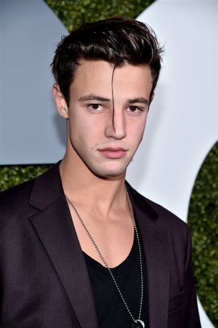 Cameron Dallas Age, Parents, Girlfriend, Net Worth, Wiki