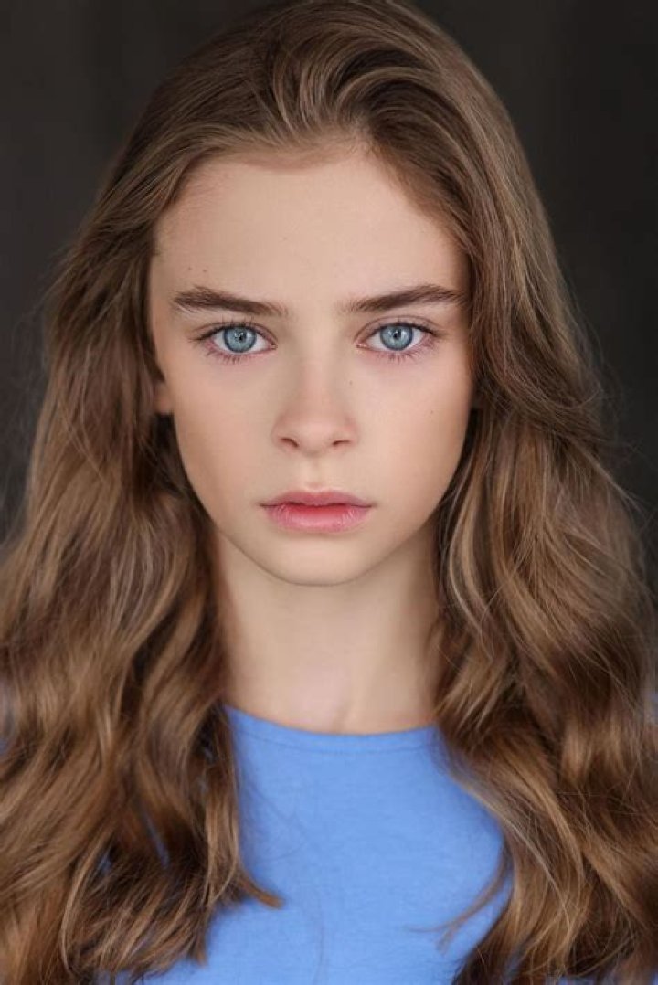 Carina Battrick estimated Net Worth, Age, Affairs, Height, Dating, Relationship Stats, Salary as well as short Biography with top 10 popular facts!