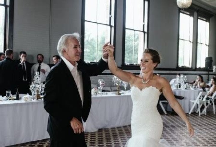 Casey Starsiak MD, Bio, Wiki, Age, Wife, Salary, and Net Worth