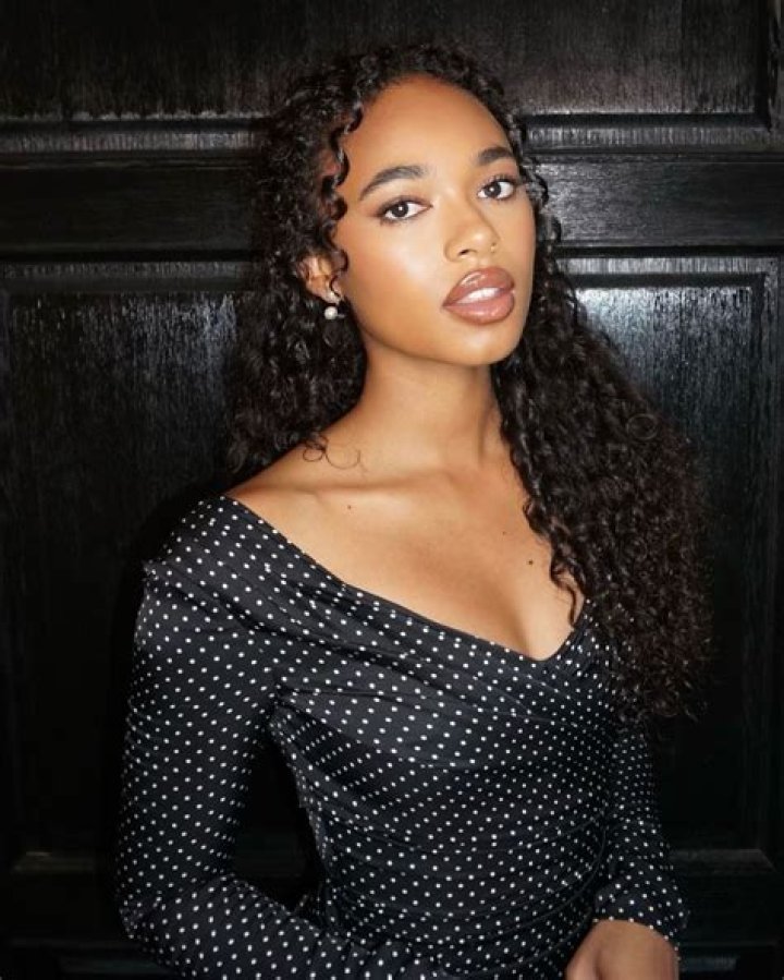 Chandler Kinney Bio, Wiki, Age, Height, Boyfriend, Zombies 2, and Net Worth