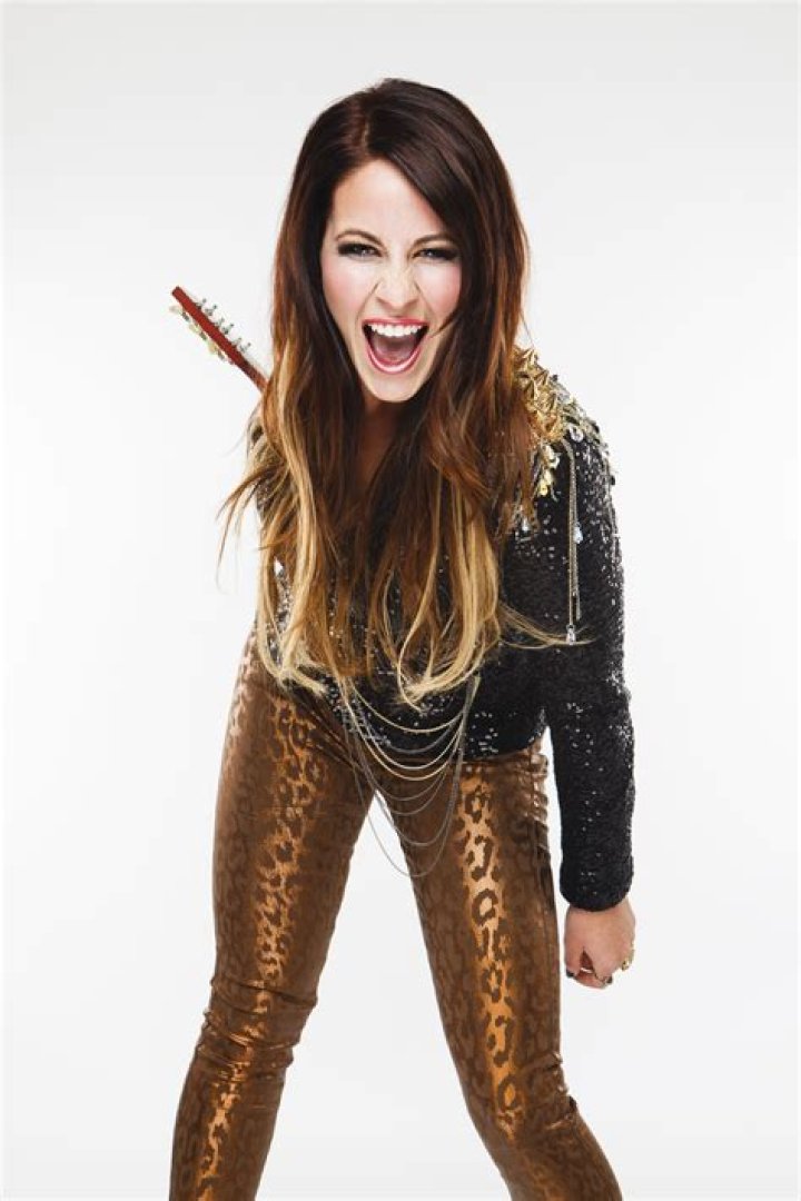 
Meet Lily Pearl Black – Photos of Clint Black’s Daughter With Wife Lisa Hartman Black
