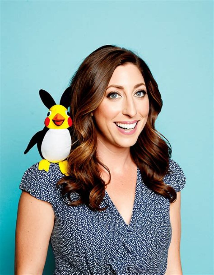 Chelsea Peretti Podcast, Bio, Wiki, Age, Husband, Child, Teeth, Movies and Tv Shows, and Net Worth
