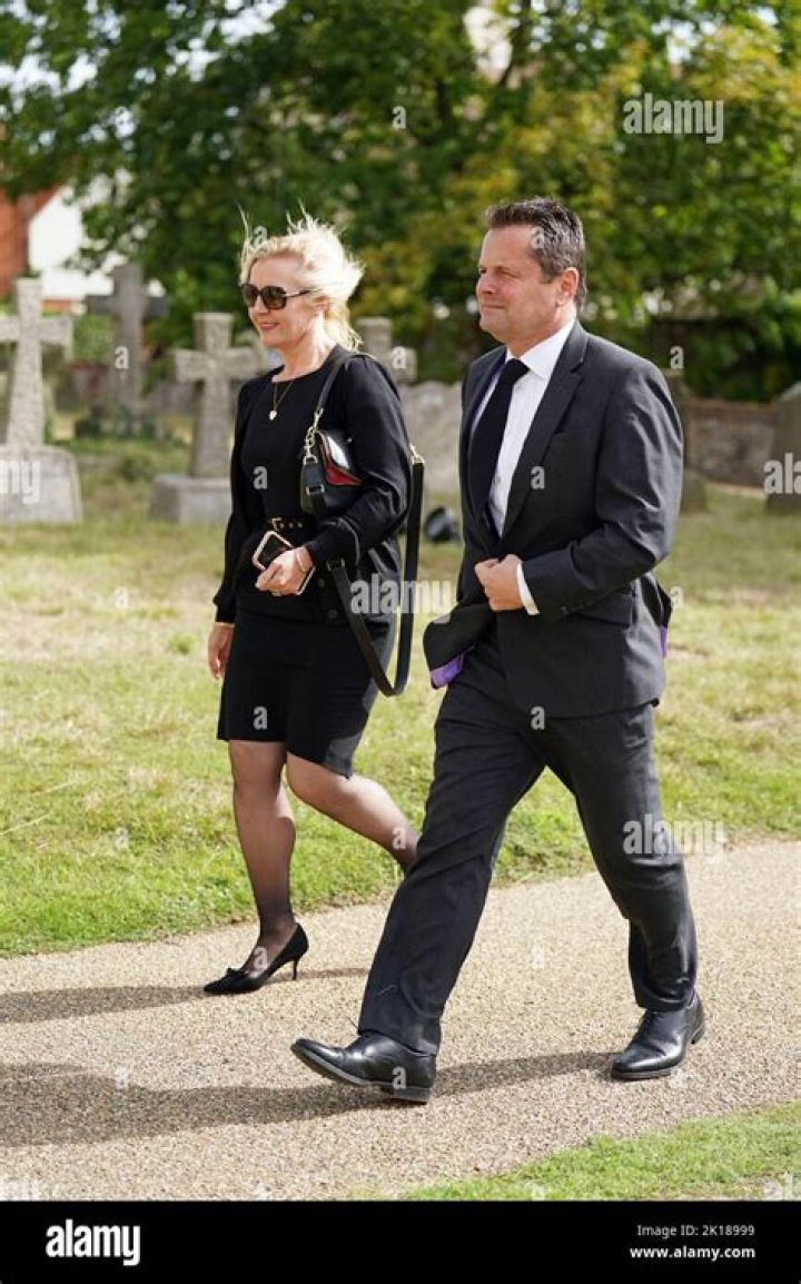 Who Is Sarah Alexander? Chris Hollins Wife Wikipedia And Age