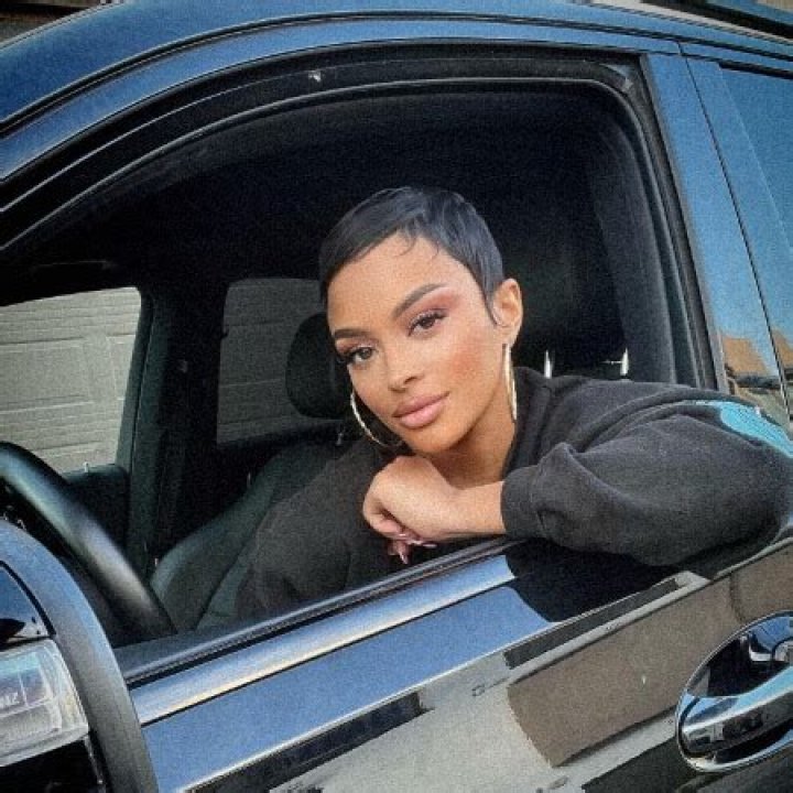 Chrissy Stokes Net Worth 2024