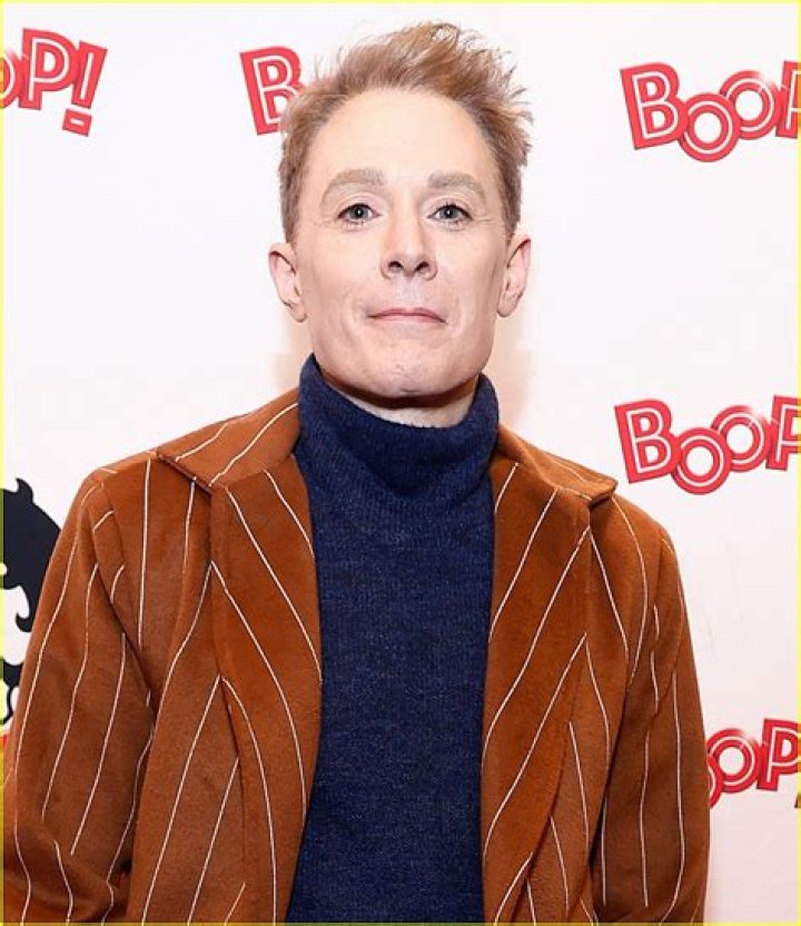 Clay Aiken Net Worth – How Much is Aiken Worth?
