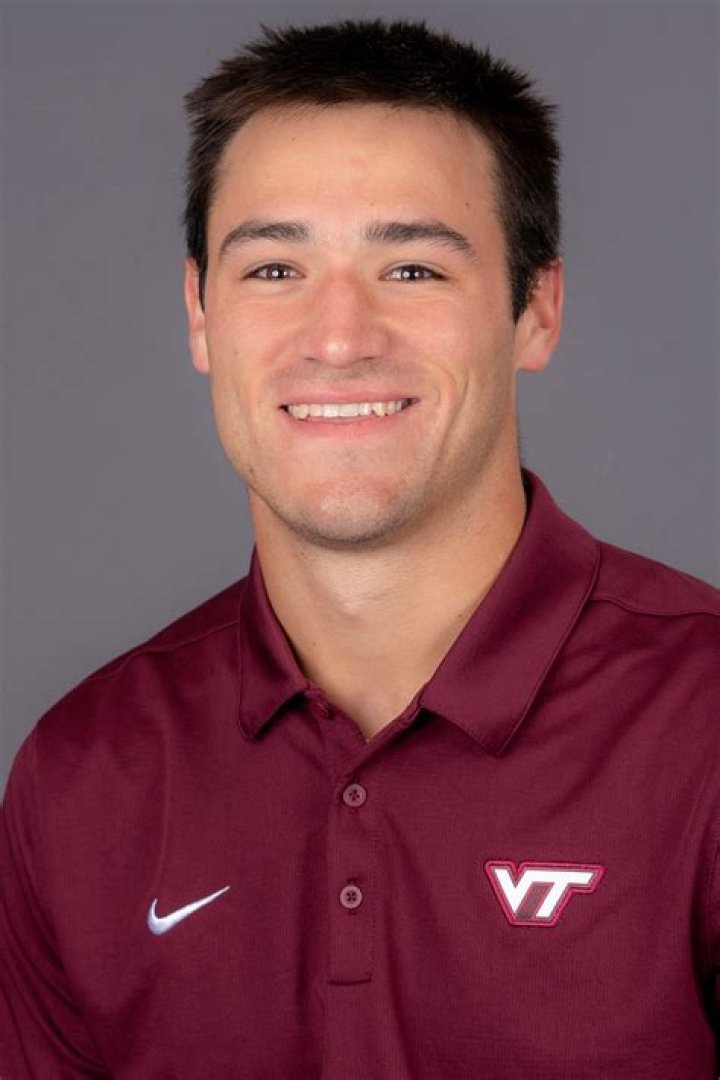 Who Is Collin Schlee And How Old Is Kent State Quarterback?