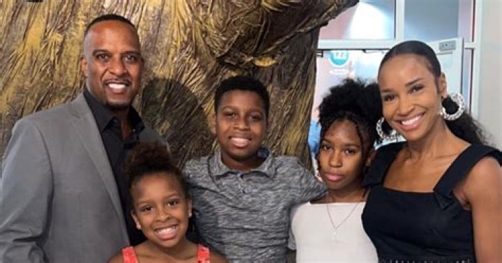 Dr. Contessa Metcalfe left the show! Her wiki-bio, net worth, cancer?, controversy, husband & kids.