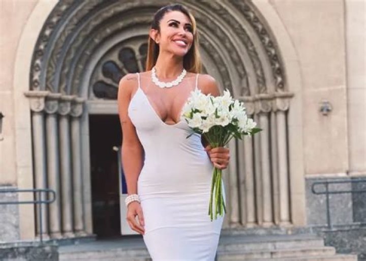 Who Is Cris Galera? Model Getting Divorce after Having Sologamy