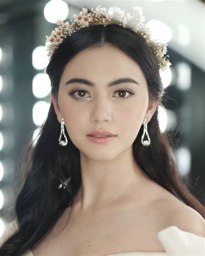 Davika Hoorne – Biography, Facts & Life Story
