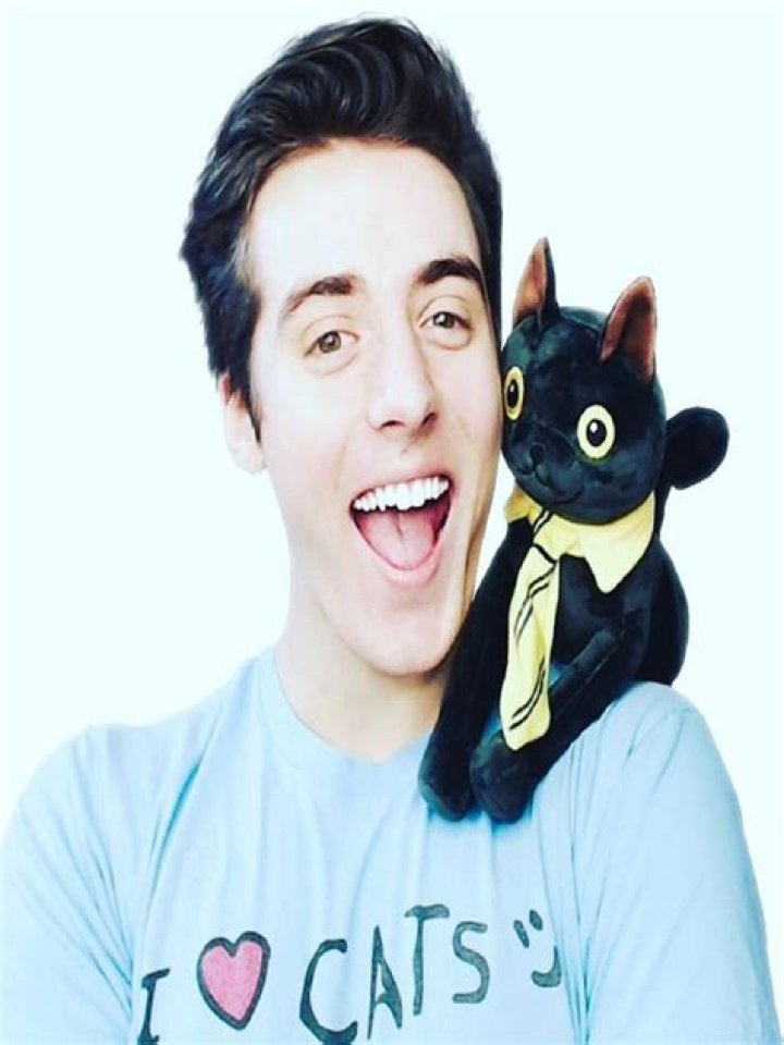 Denis Daily YouTube, Bio, Wiki, Age, Girfriend, Merch, And Net Worth