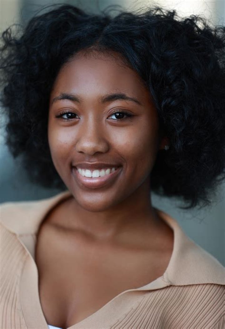 Deysha Nelson estimated Net Worth, Age, Affairs, Height, Dating, Relationship Stats, Salary as well as short Biography with top 10 popular facts!