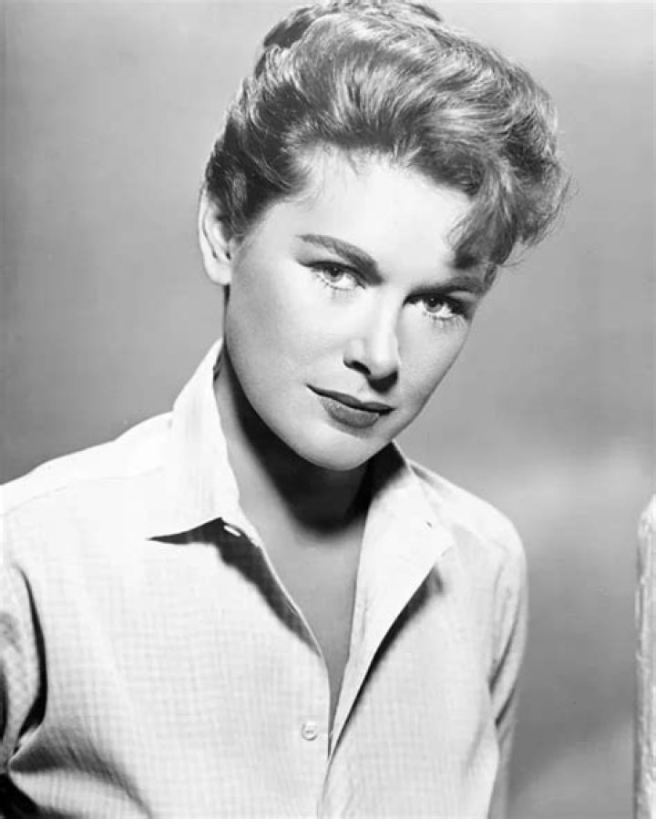 Diane Brewster Height