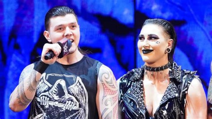 Dominik Mysterio Net Worth – How Much is Mysterio Worth?