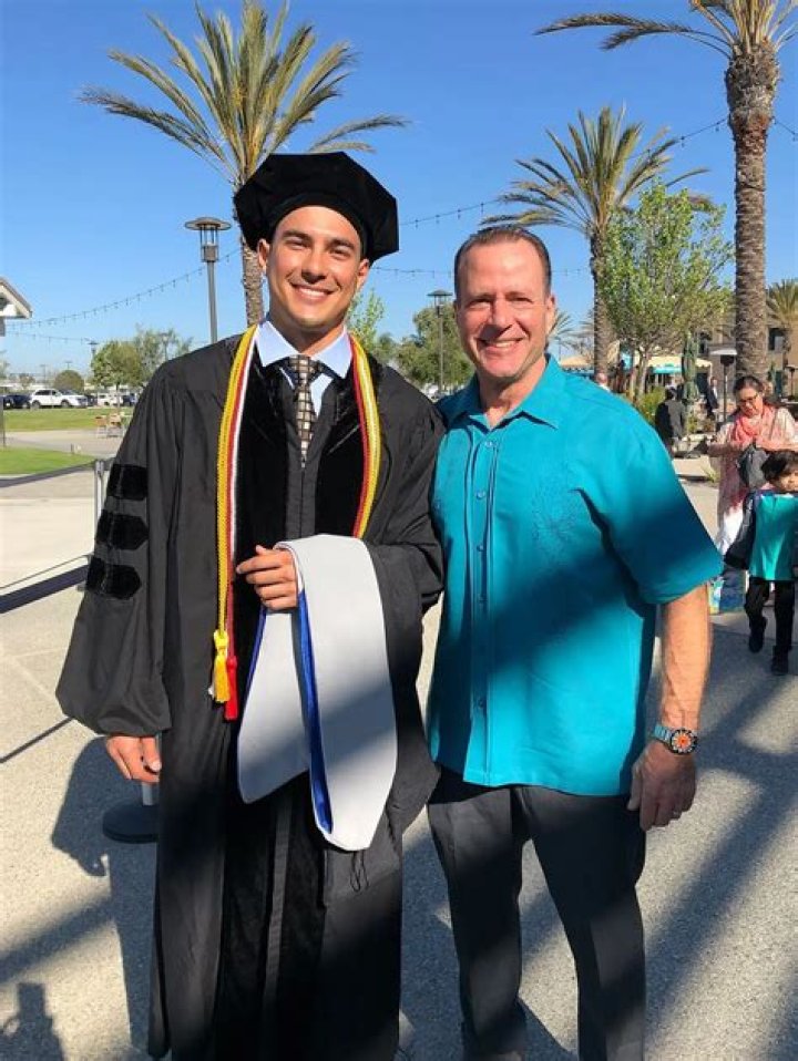 Dr Tyler Bigenho Wikipedia: Biography Parents And Family