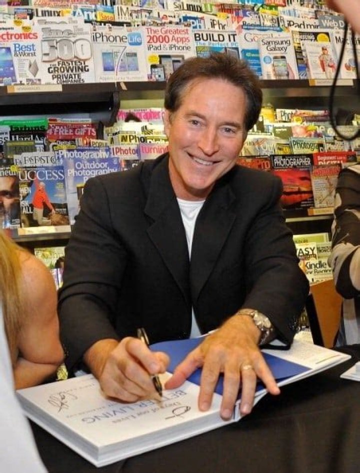 Drake Hogestyn Net Worth