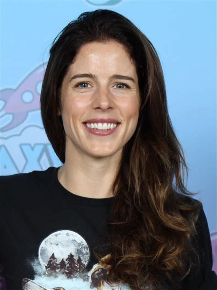 Emily Bett Rickards – Biography, Facts & Life Story